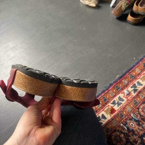 Birkenstock Papillio Red Gizeh Sandals, size 37 - Picture 5 of 5